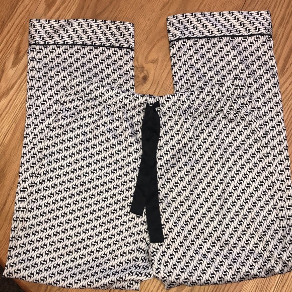 VS pajama set. Size Small. Black & white with elk print. 100% polyester. - Picture 6 of 8